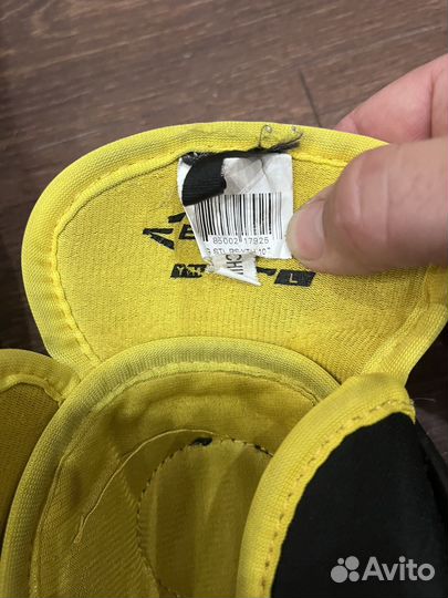 Хоккейная щитки детские