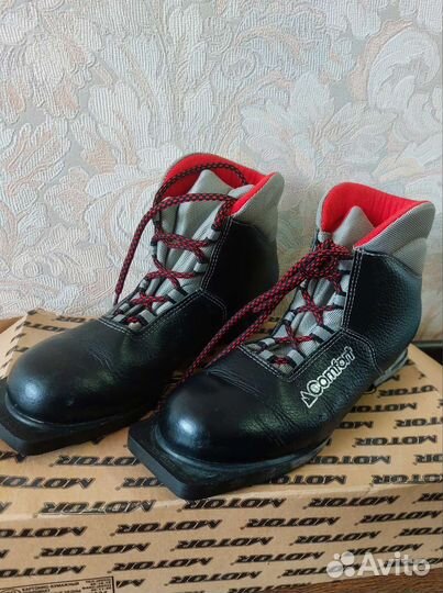 Лыжные ботинки 40 размер