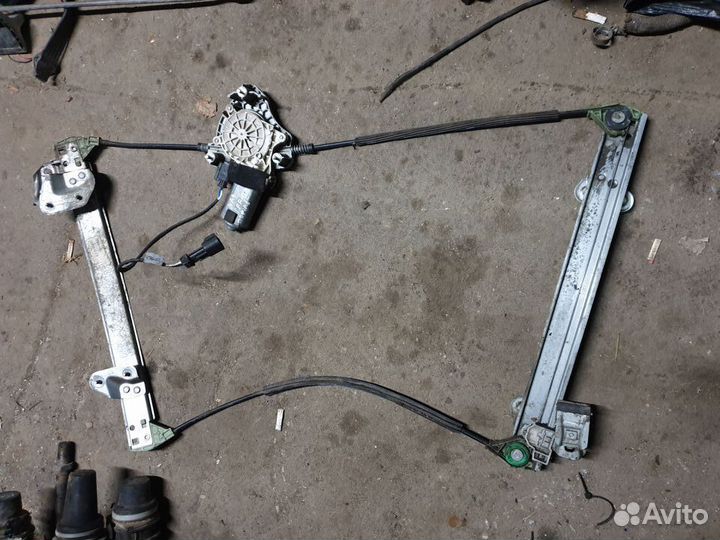 Передний левый стеклоподъемник LADA Granta, Kalina