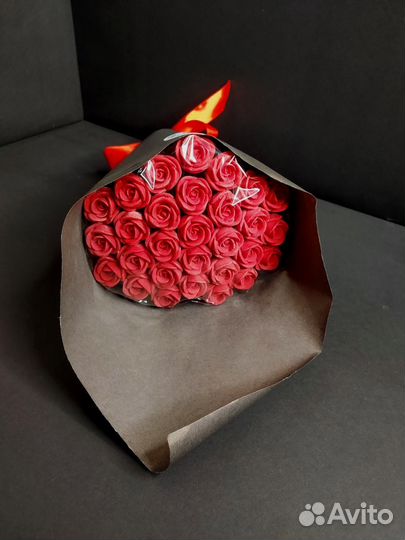 Красные Розы из Белого Шоколада - 29 шт в Букете