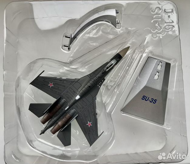 Самолет Су-35