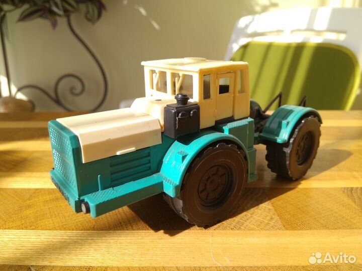 Модель трактора Кировец, 1/43, СССР Металл