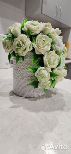Декоративная корзина цветов