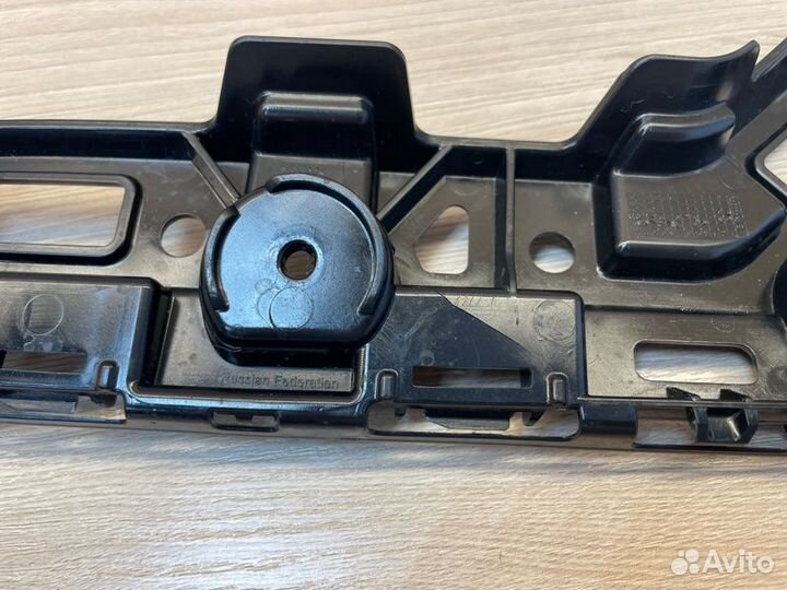 Кронштейн бампера задний левый Skoda Rapid