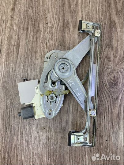 Стеклоподъемник задний левый Ford Focus 2 хетчбэк