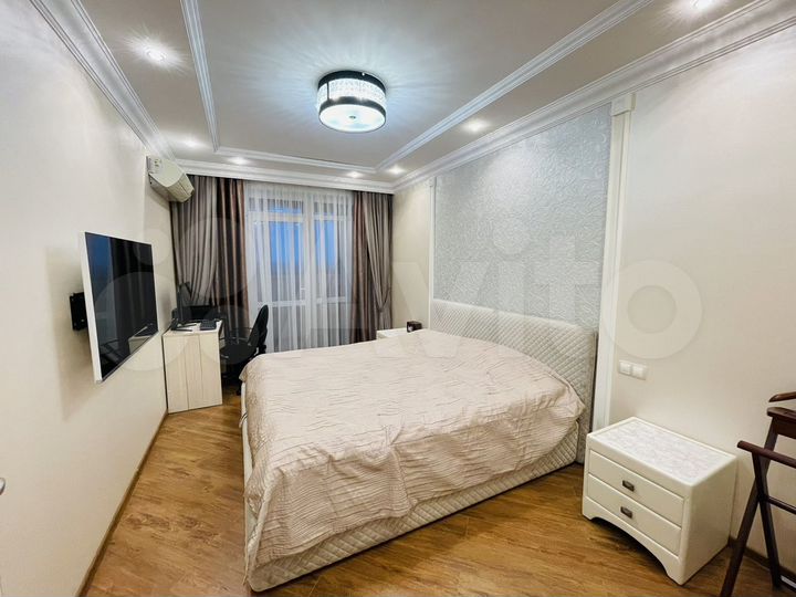 3-к. квартира, 100 м², 14/16 эт.