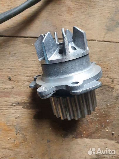 Новая помпа ваз 2112-приора