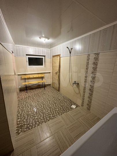 Дом 280 м² на участке 6 сот.