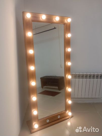 Гримерное зеркало с лампочками бу