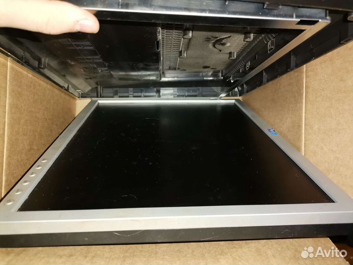 Коробка с мониторами