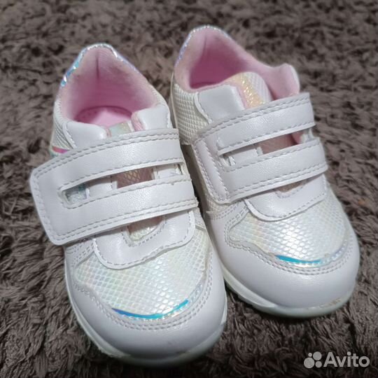 Кроссовки для девочки 20 размер