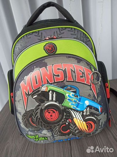 Рюкзак школьный