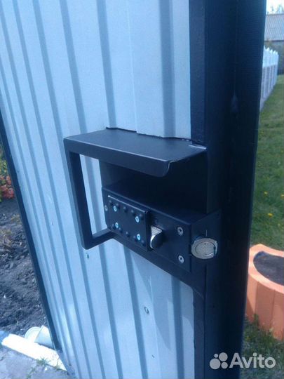 Вскрытие замков дверей сейфов.Замена замков