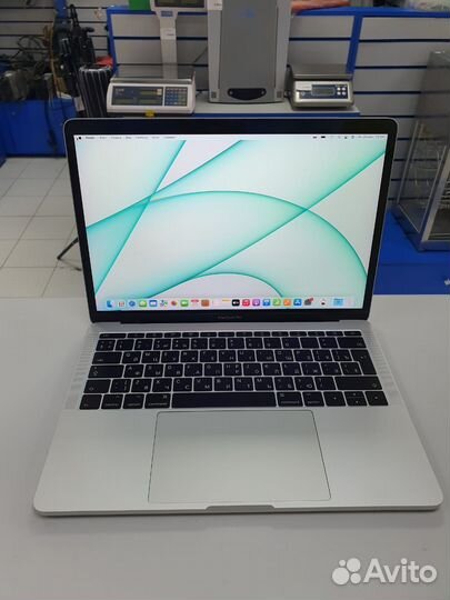 Macbook pro 13 2017 256gb