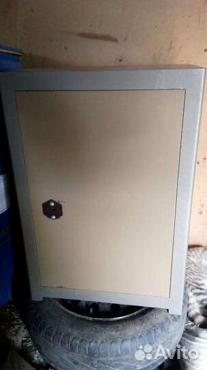 Сейф металлический