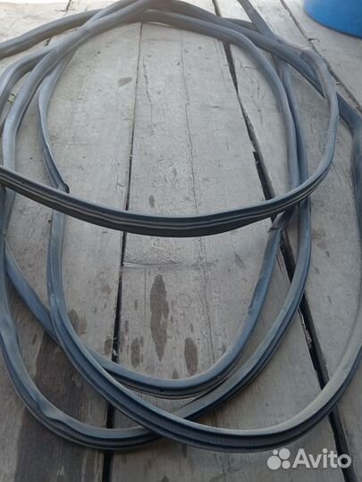 Резинки уплотнительные для дверей на LADA Granta