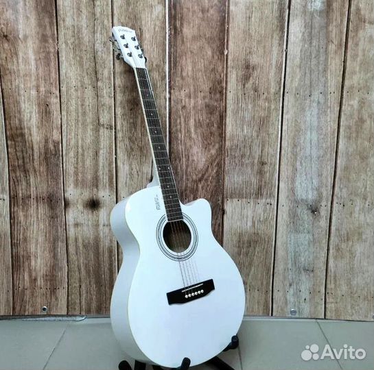 Гитара Elitaro