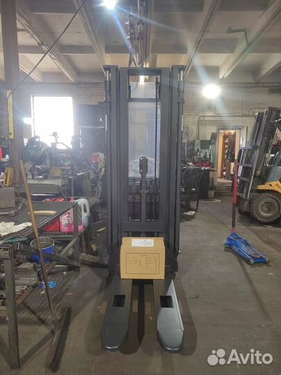 Аренда самоходного штабелера 20/46