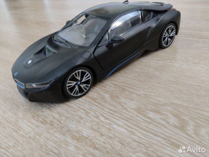 BMW i8 на пульте управления