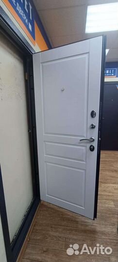 Дверь входная металлическая