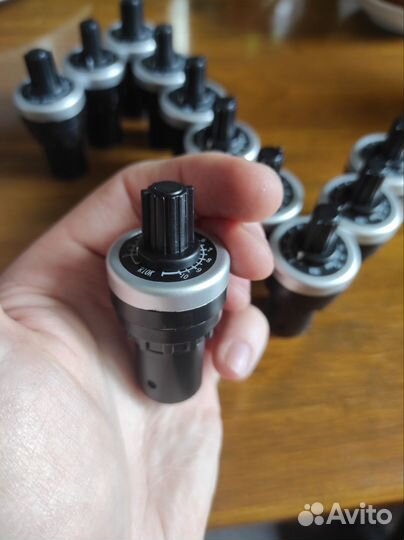 Потенциометр, переменный резистор, регулятор 10 5