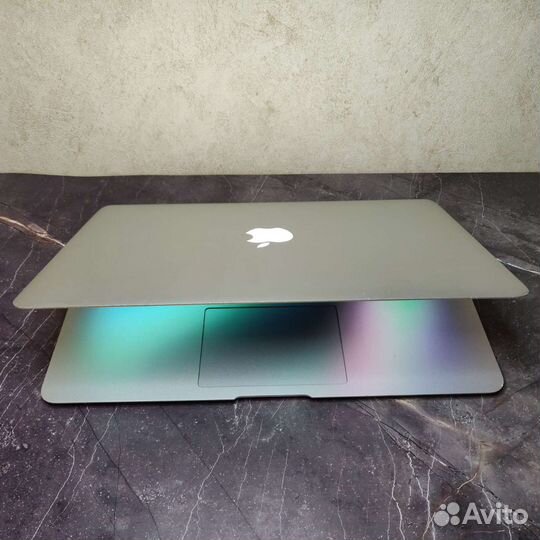 Macbook Air 13 ssd / i5