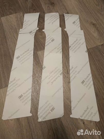 Наклейки на стойку двери renault 2