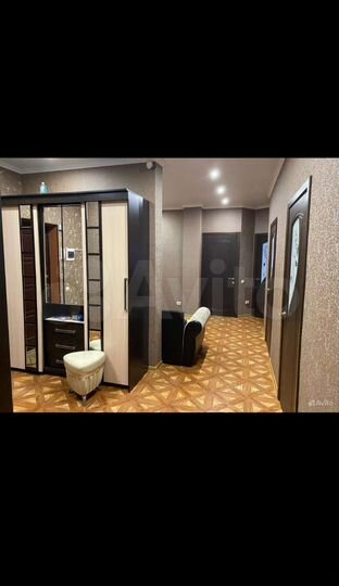 3-к. квартира, 104 м², 3/7 эт.