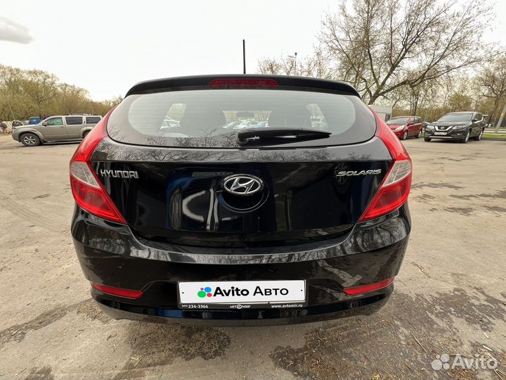 Hyundai Solaris 1.6 AT, 2015, 99 999 км