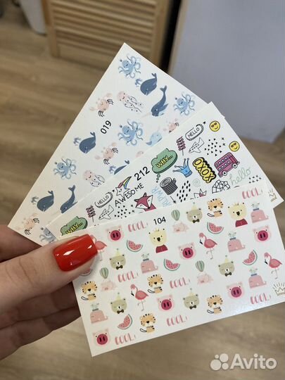 Слайдеры и наклейки для маникюра