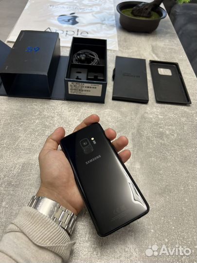 Samsung Galaxy S9, 4/64 ГБ
