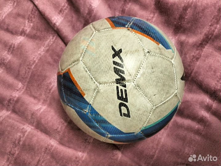 Футбольный мяч