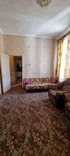 2-к. квартира, 42 м², 3/3 эт.