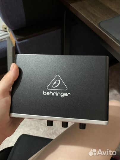 Звуковая карта behringer umc22