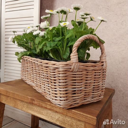 Длинная плетеная корзина с ручками для цветов