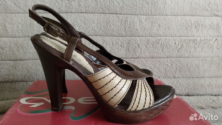 Босоножки женские