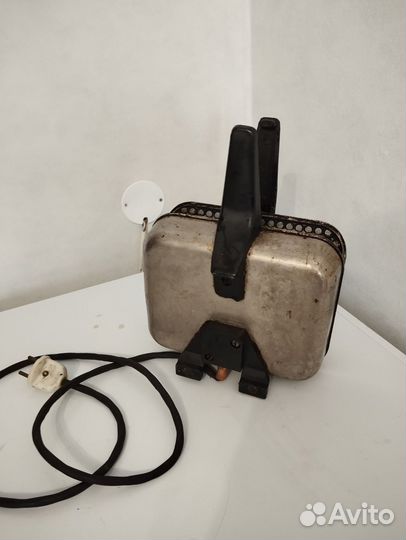 Электрическая вафельница бу СССР