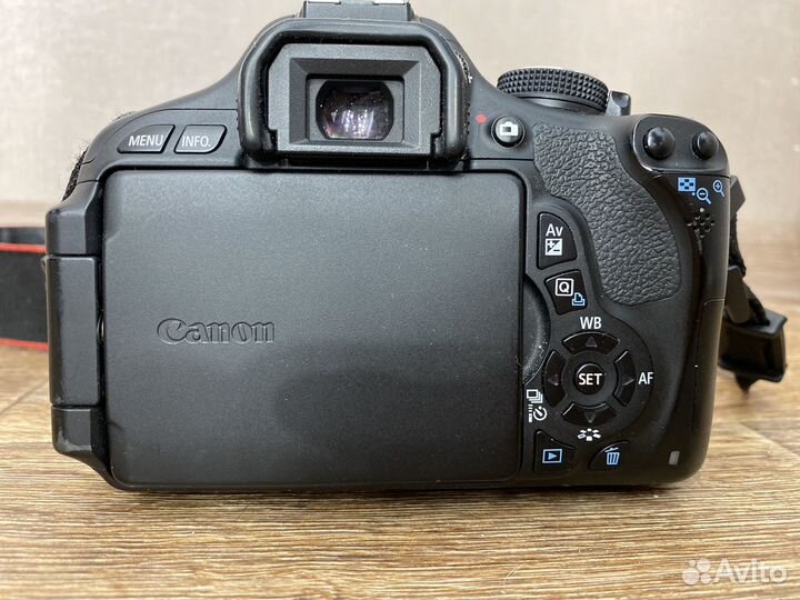 Зеркальный фотоаппарат canon