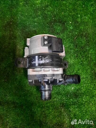 Volvo XC90 T35 2015- насос охлаждающей жидкости