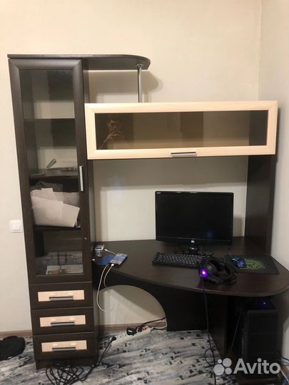 Компьютерный стол