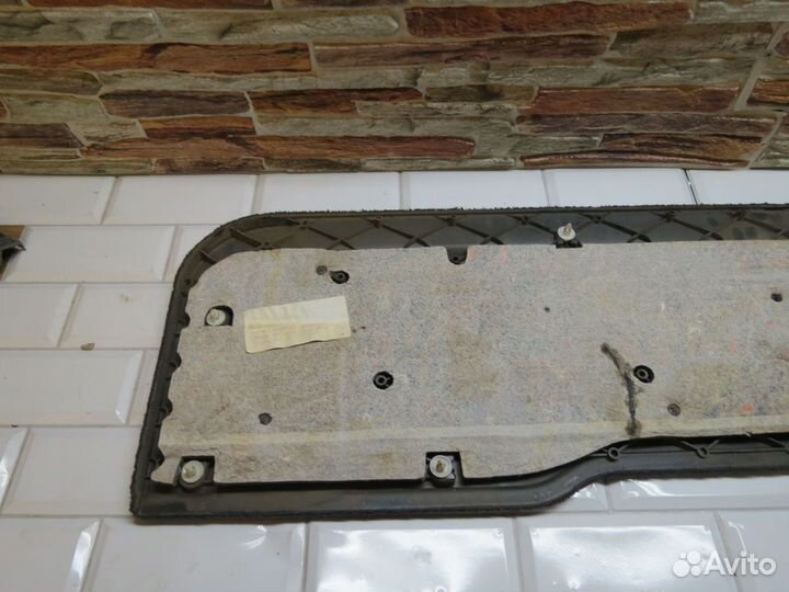 Обшивка крышки багажника нижней Range Rover Vogue