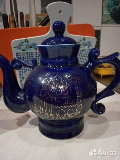 Заварочный чайник и ваза /фарфоровые