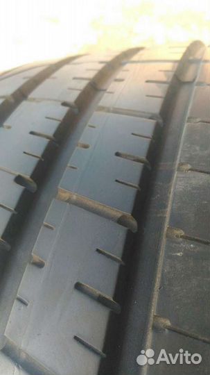 Pirelli P Zero 275/35 R20