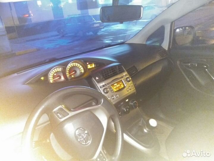 Продам штатное головное устройство для Toyota vers