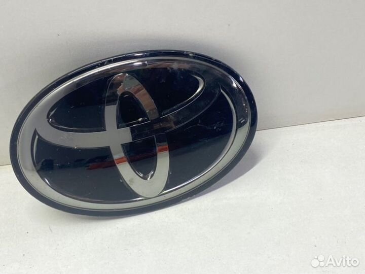 Эмблема передняя Toyota Land Cruiser 200 2012-2015