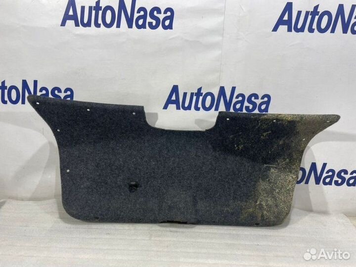 Обшивка двери багажника Skoda Rapid 2013-2020