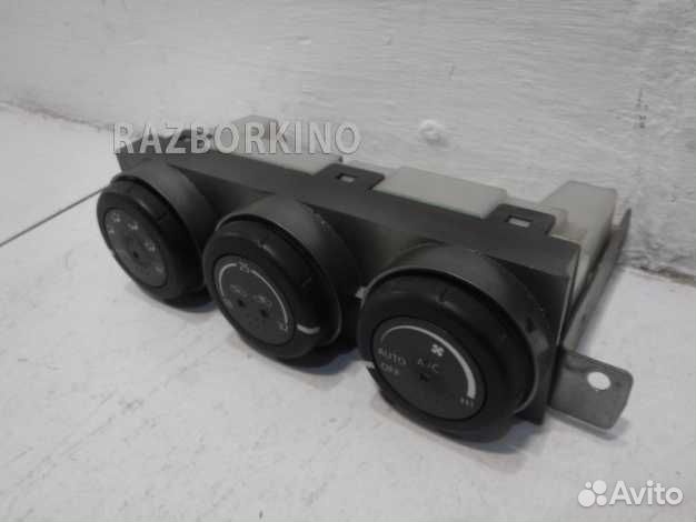 Блок управления печкой 27500EQ400