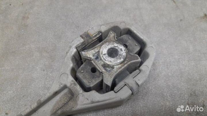 Опора (подушка) двигателя задняя Renault Laguna 1