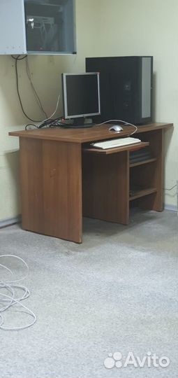 Компьютерный стол