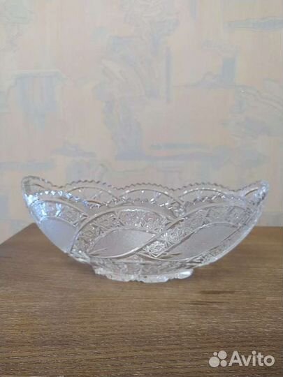 Большая хрустальная ваза